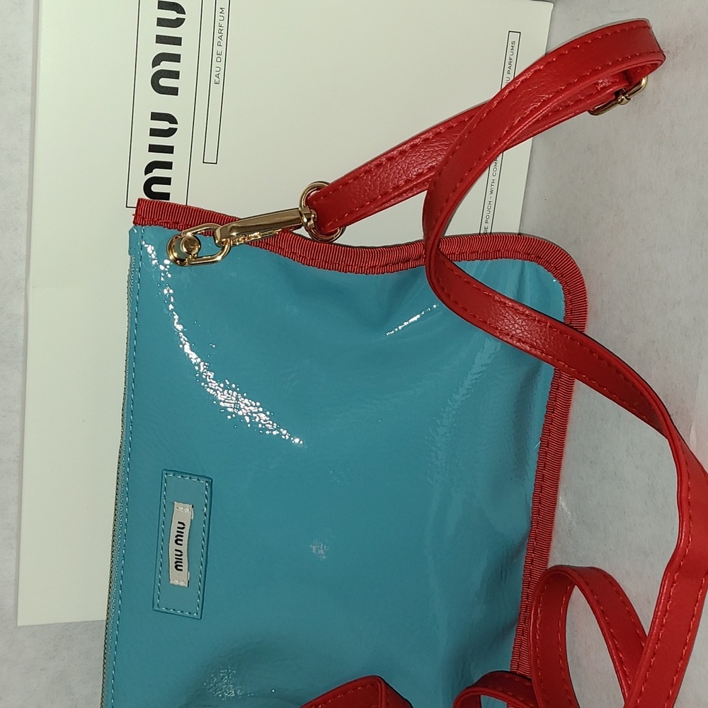 !NOT FOR SALE! bag Purse Cosmetic Pouch Blue Red Leather New in box - Picture 2 of 10